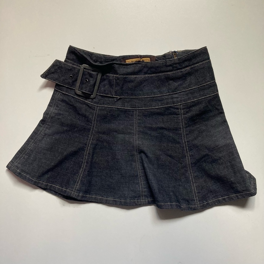 Bebe Women's Black/Blue Denim Skirt With Built In Belt and Side Zipper Size 26